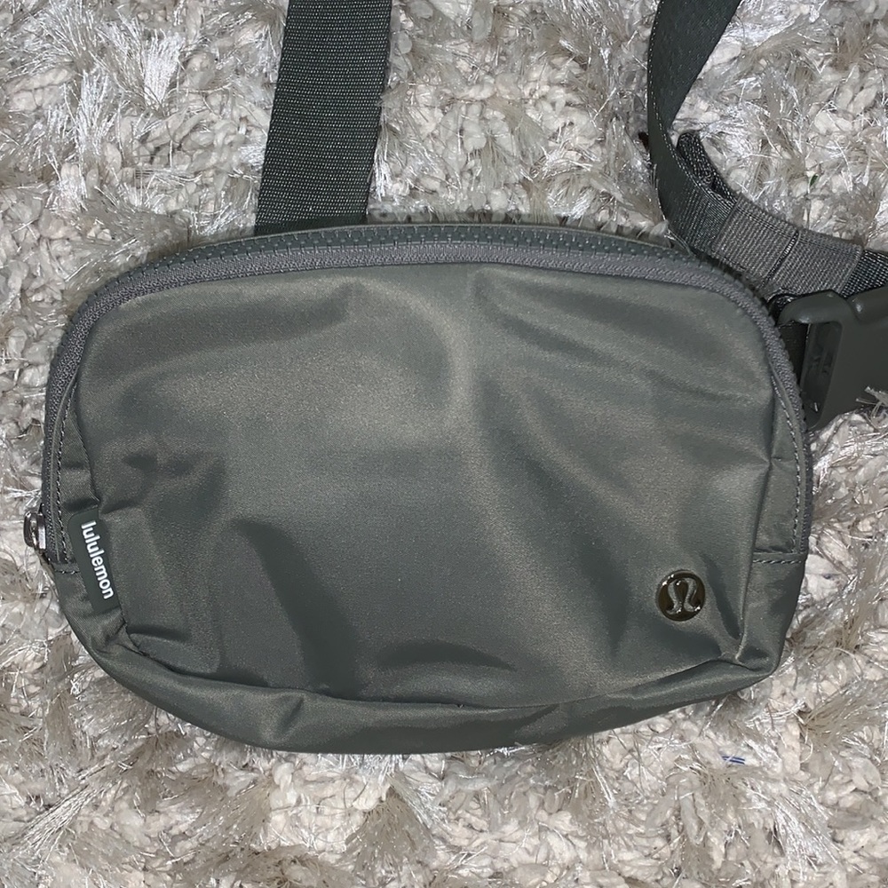 Lululemon Green Everywhere Belt Bag New Without Tags One Size